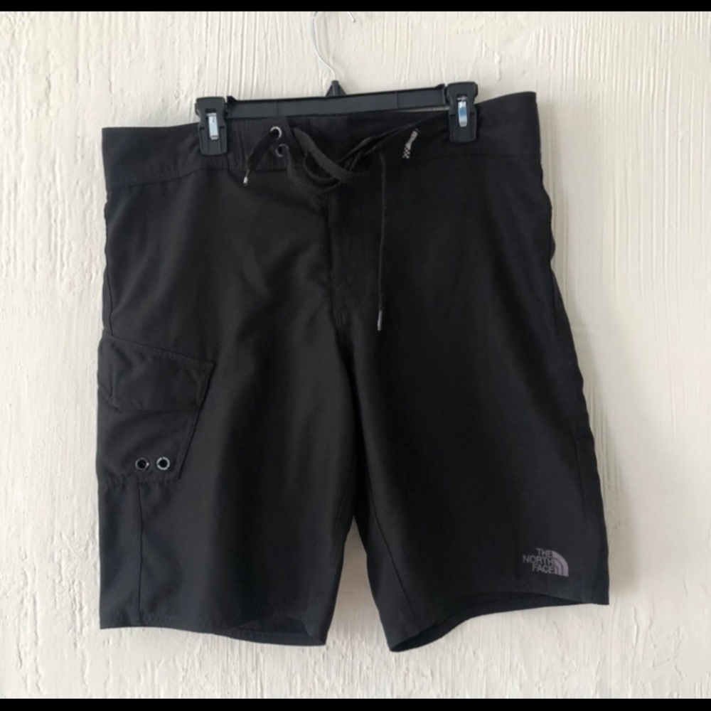 Men’s North Face shorts 34